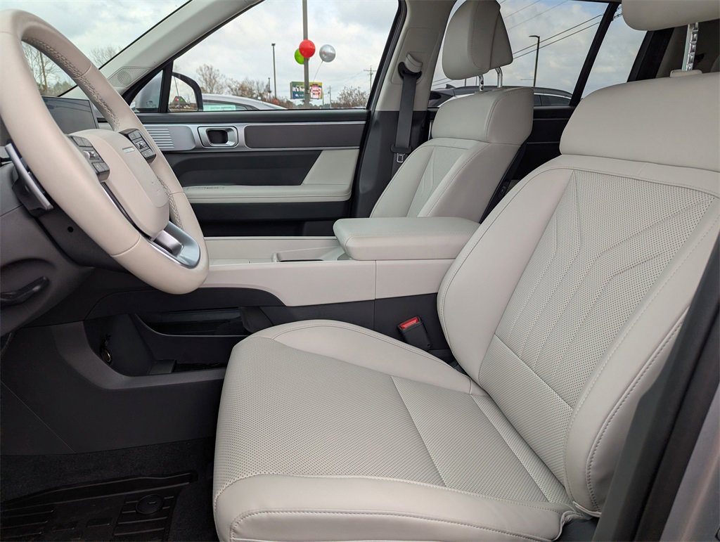 Certified 2025 Hyundai Santa Fe SEL image 10