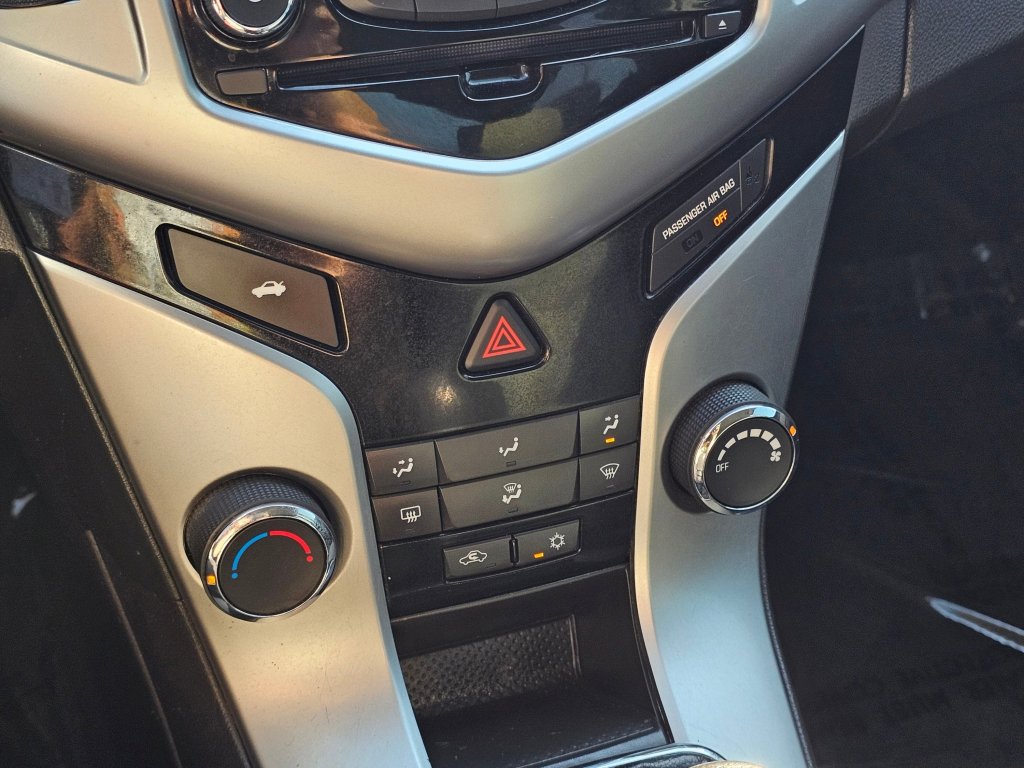 Used 2015 Chevrolet Cruze LS image 8