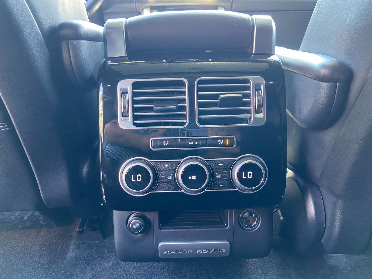 Used 2014 Land Rover Range Rover Supercharged AWD/4WD image 17