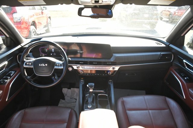 Used 2023 Kia Telluride EX w/ EX Captain's Chair Package image 10