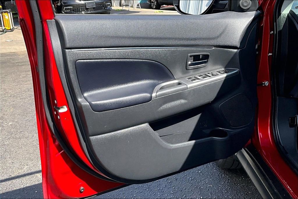 Used 2022 Mitsubishi Outlander Sport SE image 19