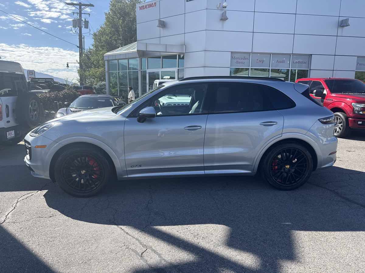 Used 2021 Porsche Cayenne GTS AWD/4WD image 8