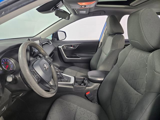 Used 2020 Toyota RAV4 XLE w/ Convenience Package image 14