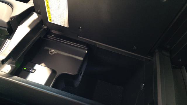 Certified 2022 Lexus ES 350 w/ Premium Package image 29