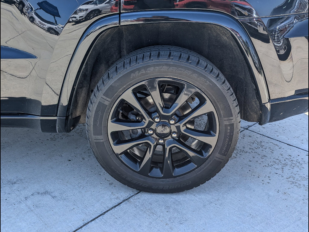 Used 2019 Jeep Grand Cherokee Altitude image 13
