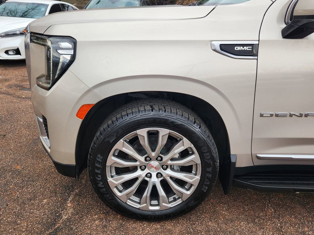 Used 2022 GMC Yukon XL Denali image 9