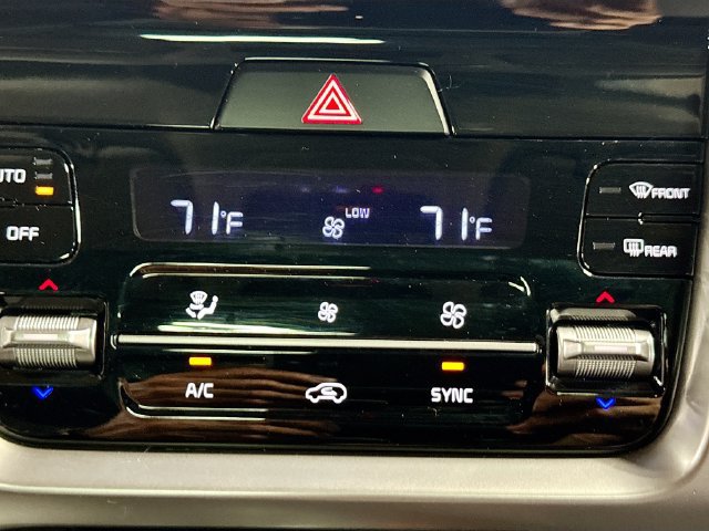 Certified 2023 Kia Sorento S w/ Panoramic Sunroof Package AWD/4WD image 16