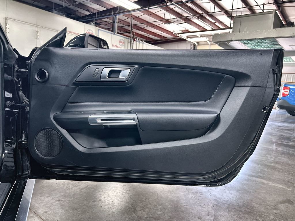 Used 2020 Ford Mustang Coupe RWD image 25