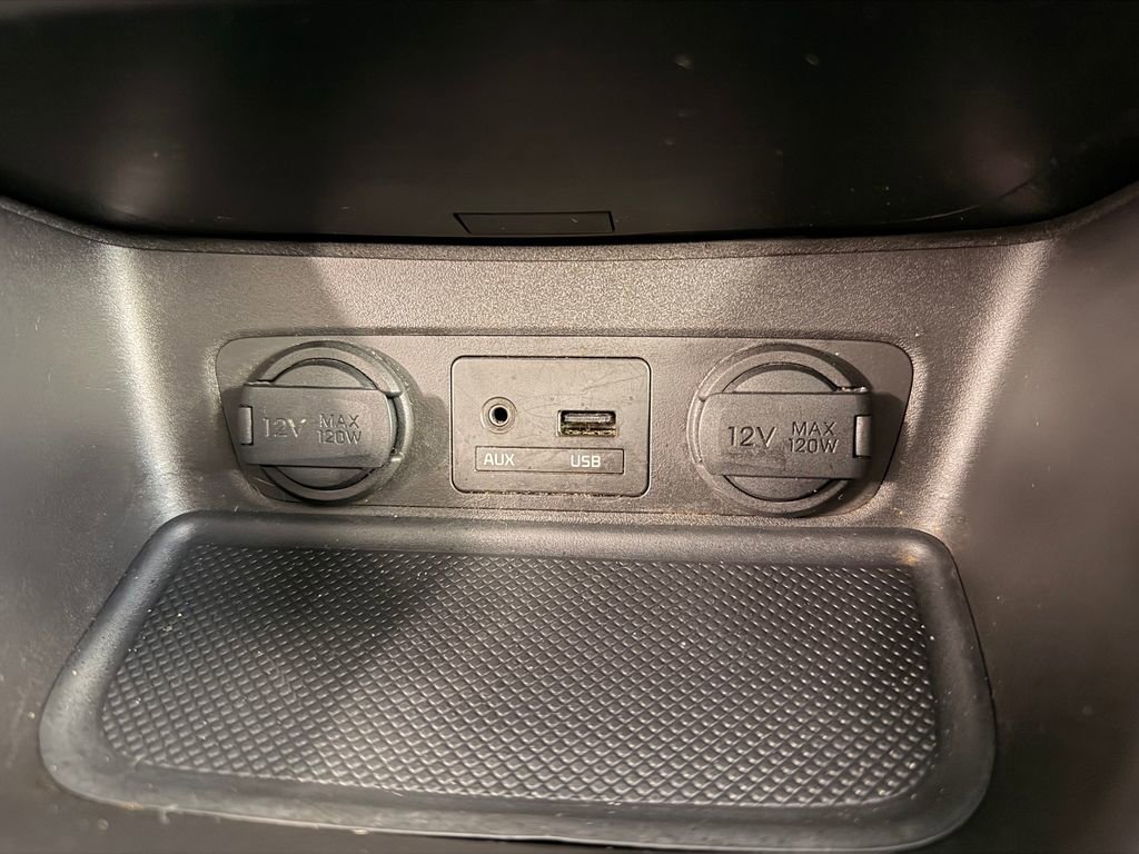 Used 2014 Kia Sorento LX image 25