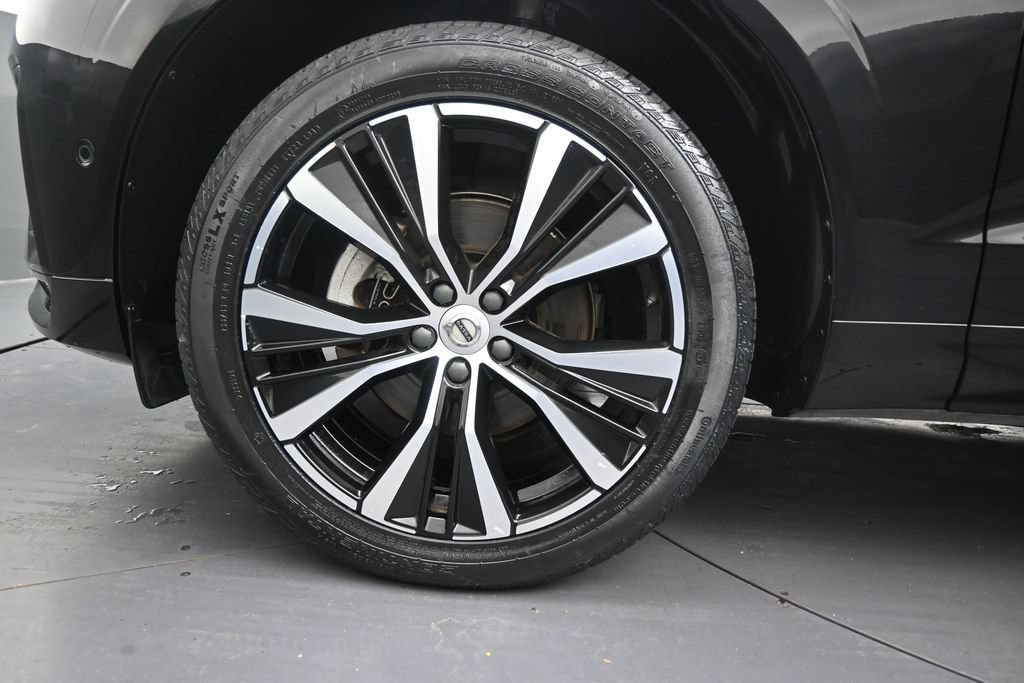 Certified 2024 Volvo XC60 B5 Plus w/ Protection Package Premier AWD/4WD image 10