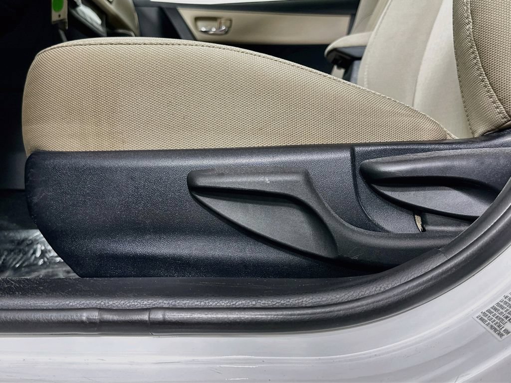 Used 2014 Toyota Corolla LE FWD image 22