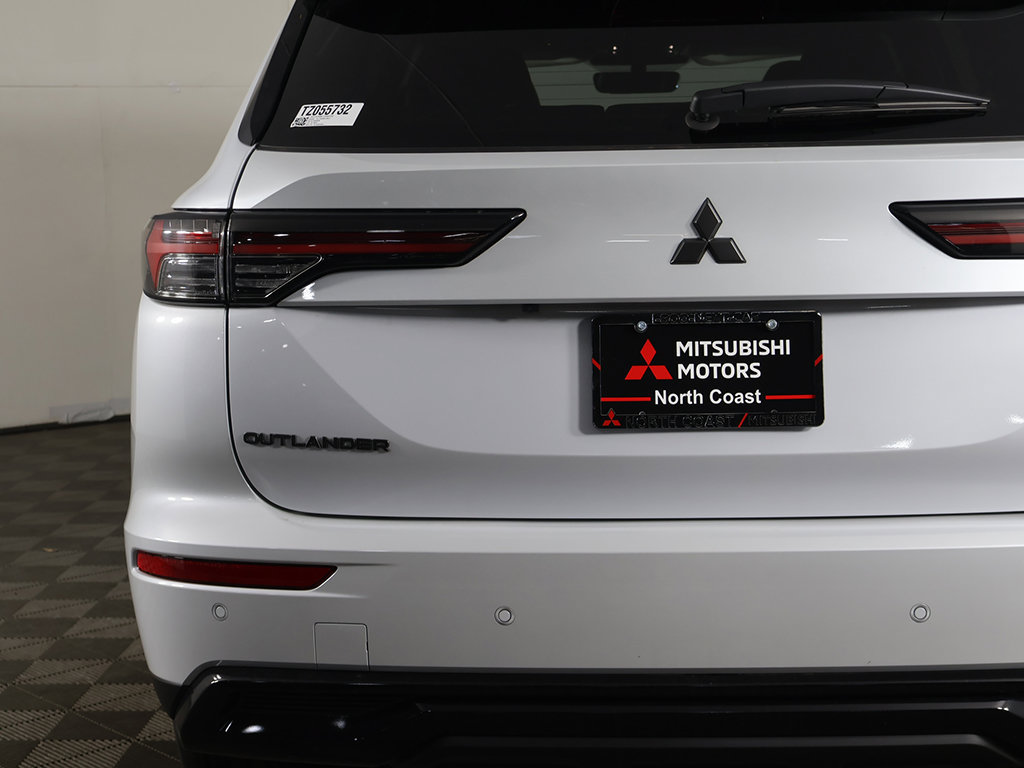 New 2026 Mitsubishi Outlander LE AWD/4WD image 15