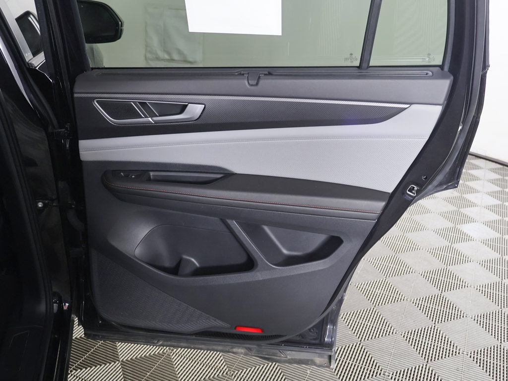 Used 2024 Volkswagen Atlas Peak Edition SEL AWD/4WD image 30