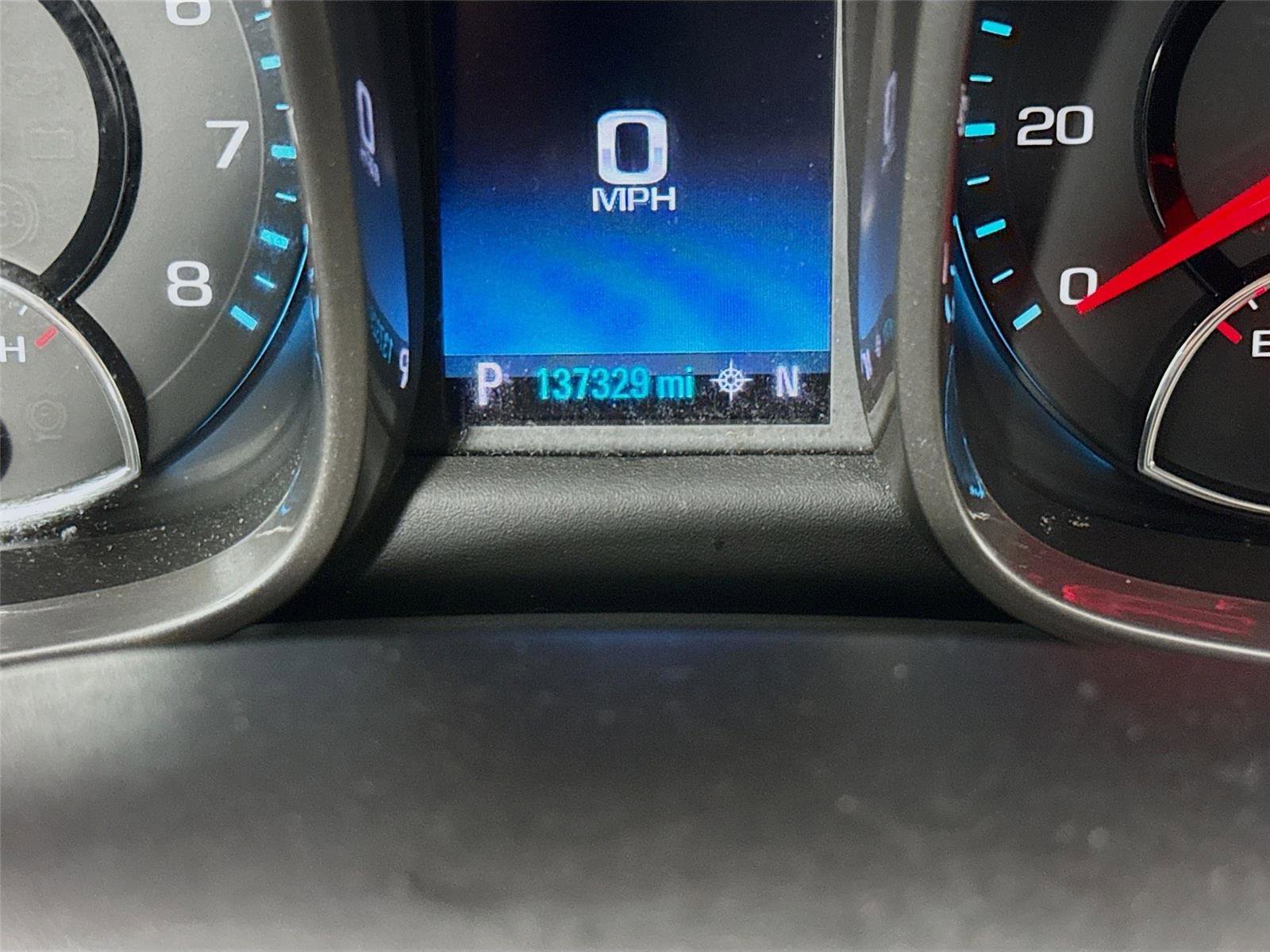 Used 2015 Chevrolet Malibu LT w/ Leather Package FWD image 3