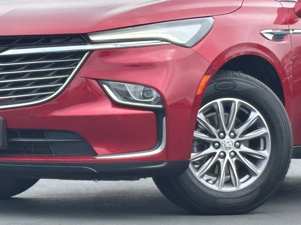 Used 2024 Buick Enclave Premium image 2