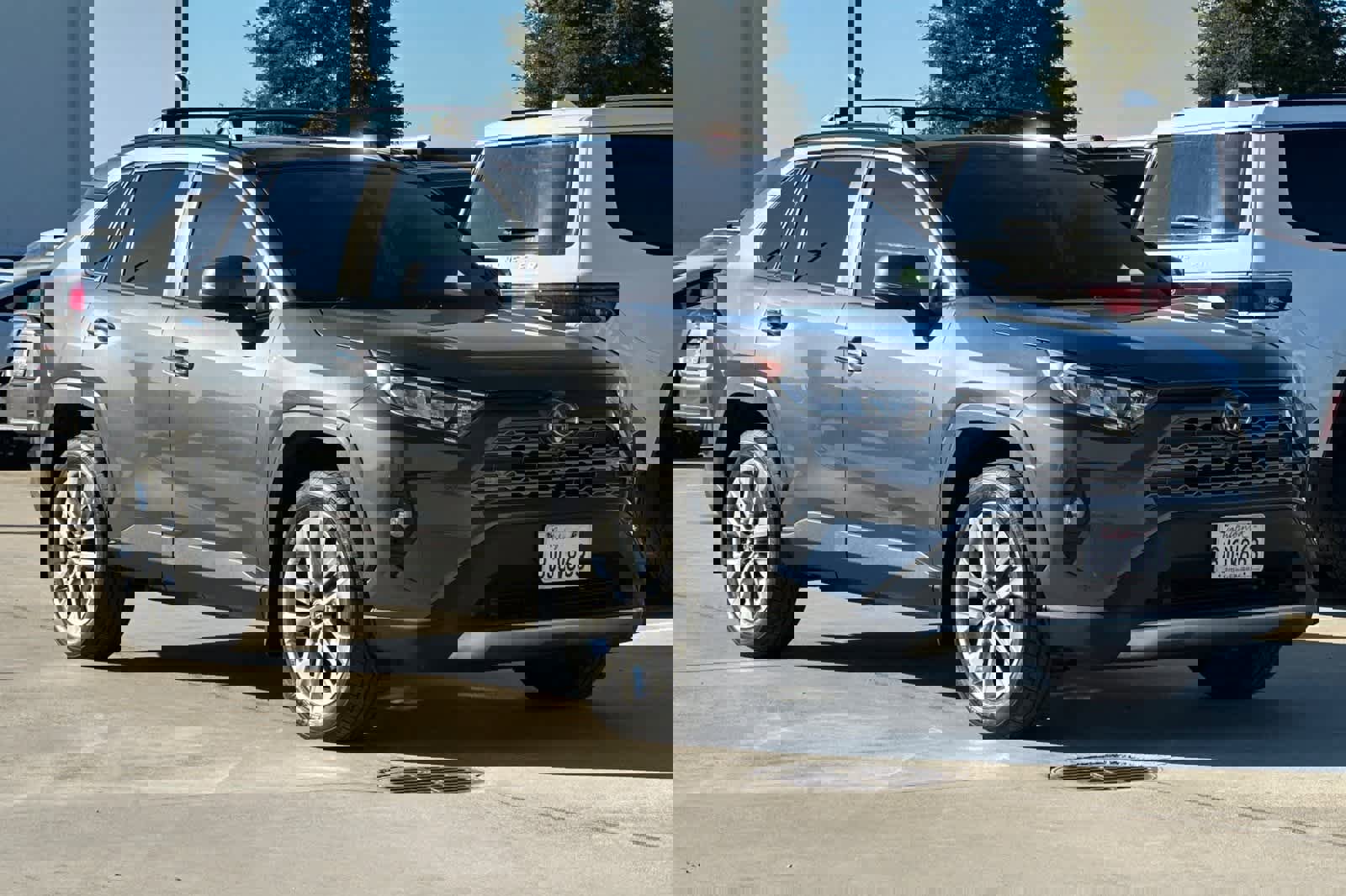 Used 2019 Toyota RAV4 Limited w/ Advanced Technology Package image 10