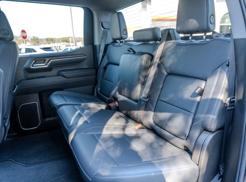 Used 2025 GMC Sierra 1500 SLT AWD/4WD image 19