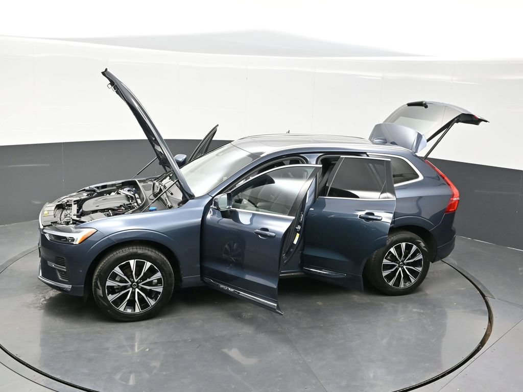 Used 2023 Volvo XC60 B5 Plus image 39