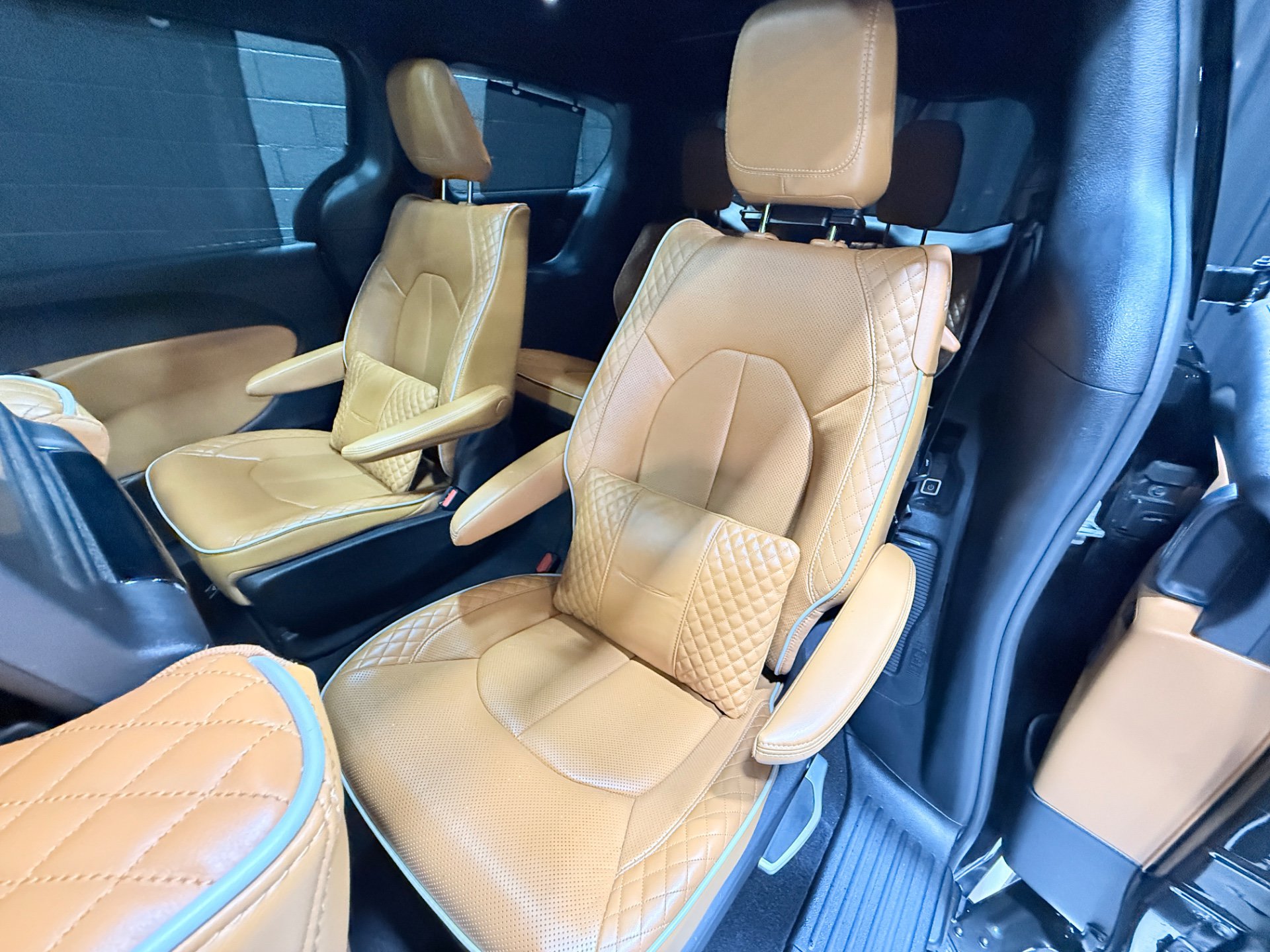 Used 2021 Chrysler Pacifica Pinnacle AWD/4WD image 56