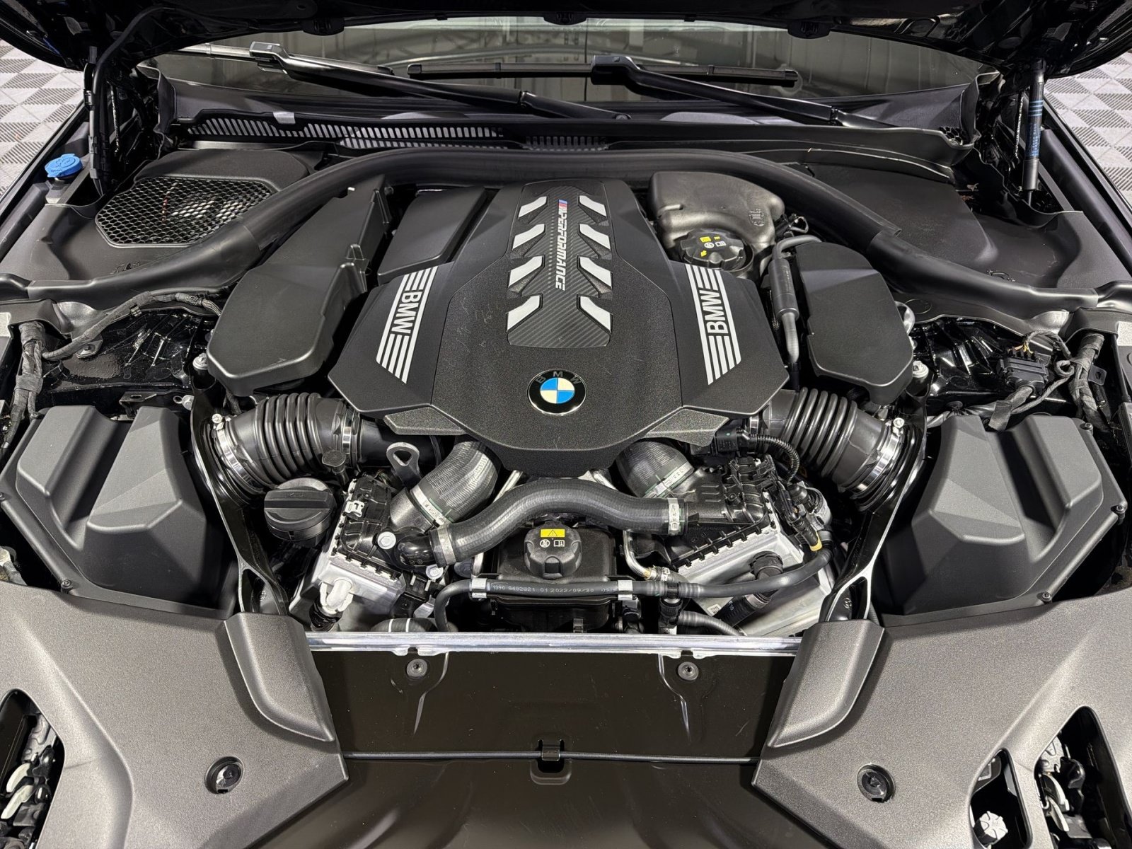Used 2023 BMW M550i xDrive AWD/4WD image 30