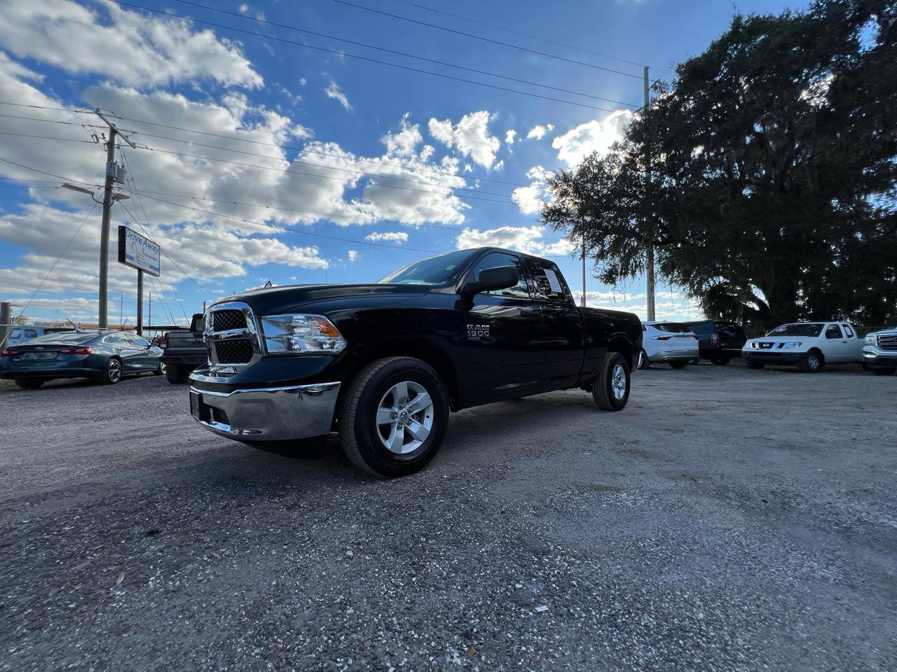 Used 2024 RAM 1500 Classic SLT AWD/4WD image 43