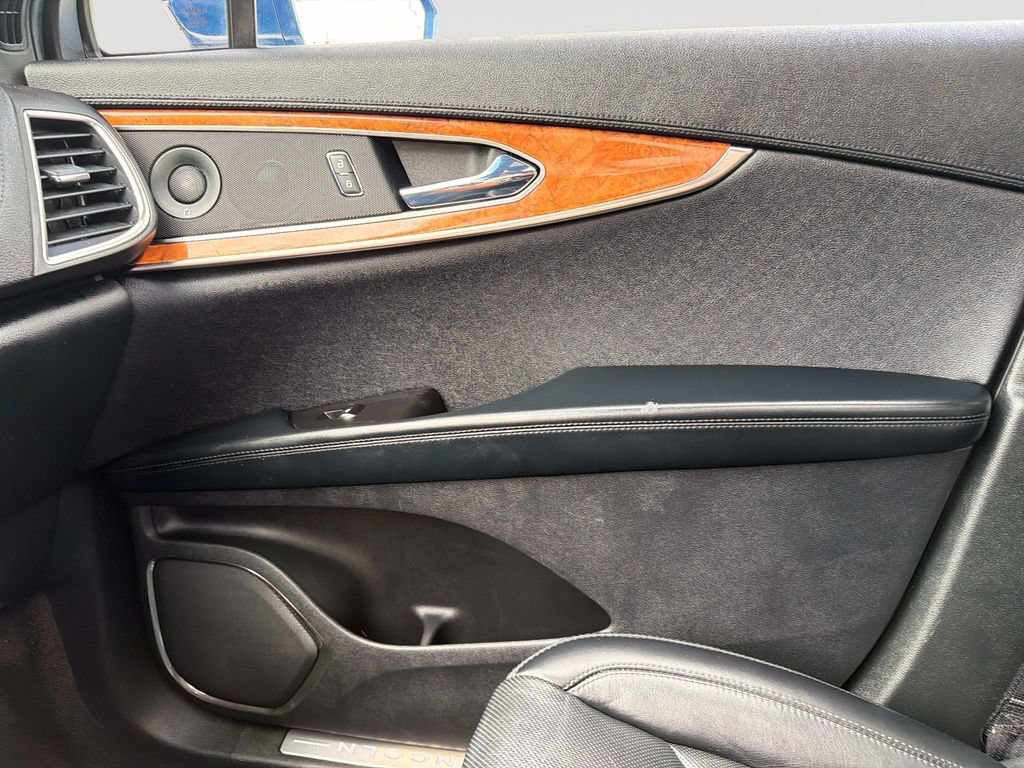 Used 2020 Lincoln Nautilus Reserve AWD/4WD image 23