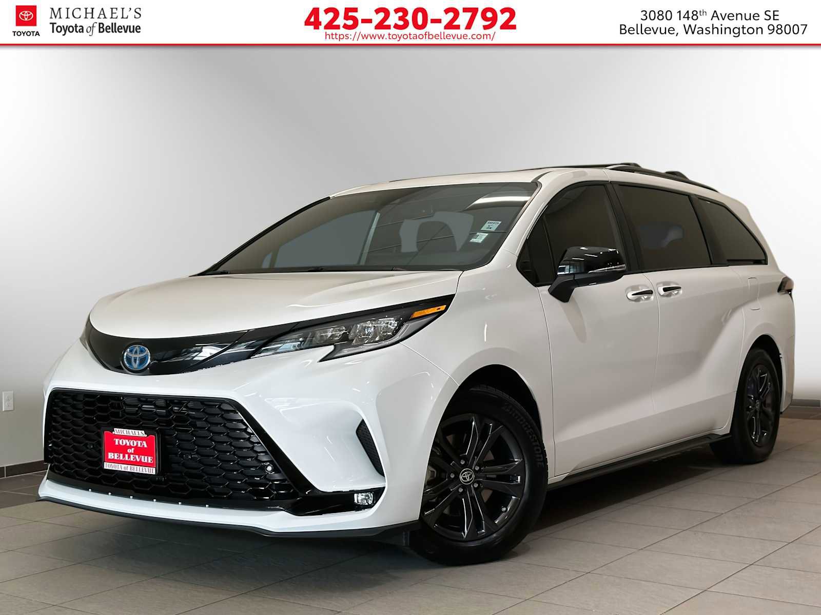 Used 2025 Toyota Sienna XSE w/ XSE Premium Package AWD/4WD image 1