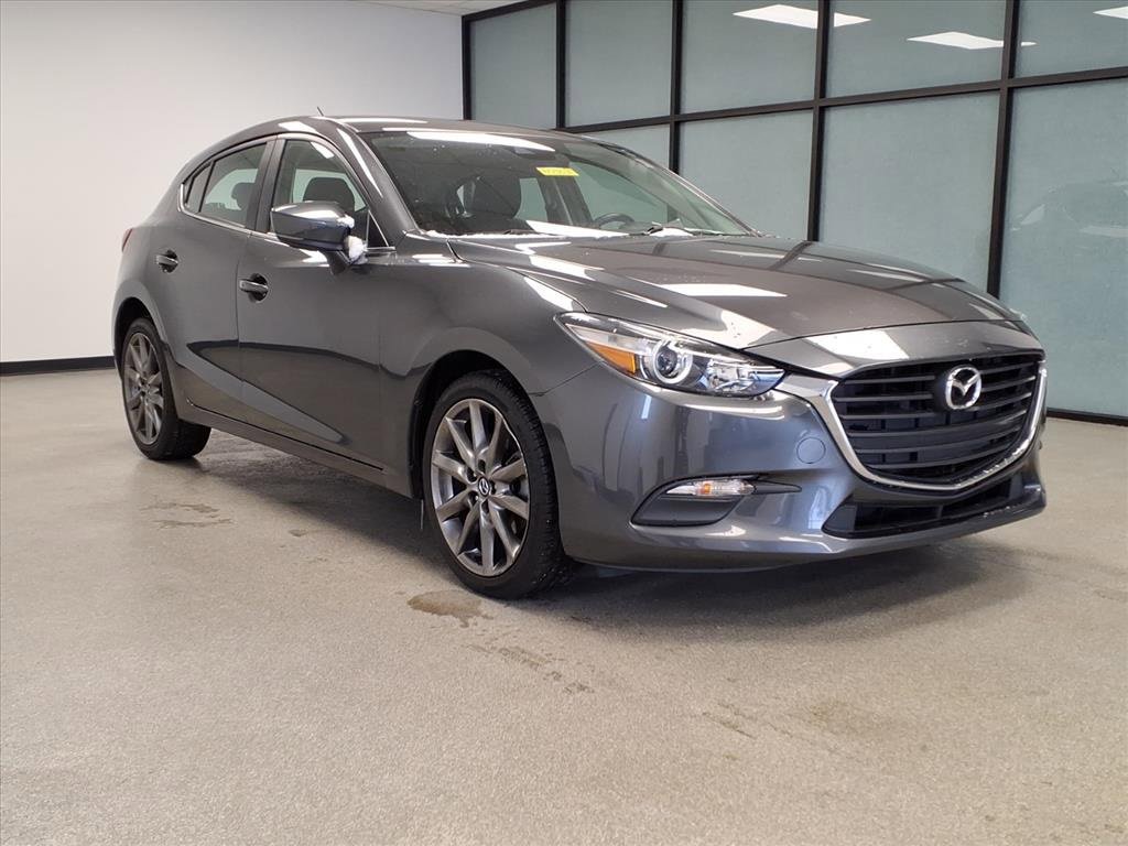 Used 2018 MAZDA MAZDA3 Touring image 4