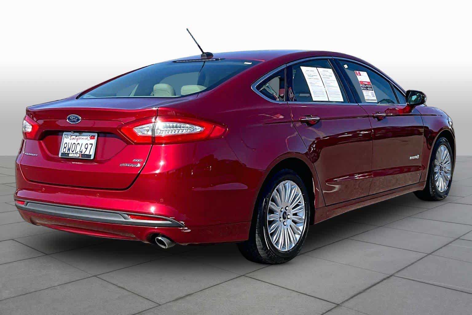 Used 2015 Ford Fusion SE w/ Equipment Group 502A FWD image 12