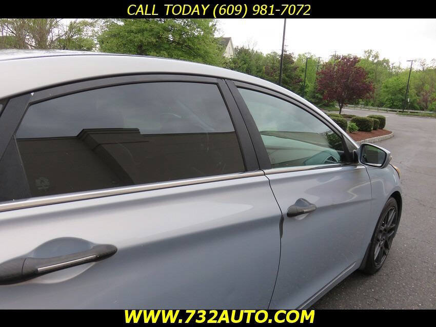 Used 2011 Hyundai Sonata Limited w/ Navigation Pkg 5 FWD image 16
