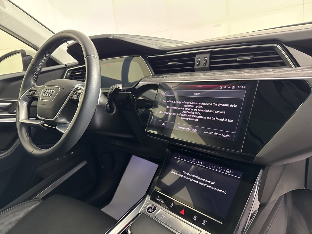 Used 2021 Audi e-tron Prestige w/ Prestige Package image 9