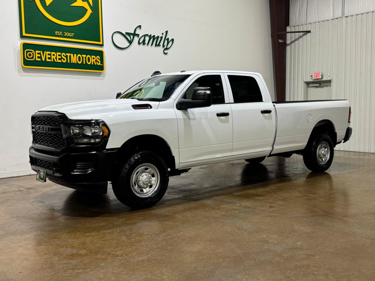 Used 2023 RAM 2500 Tradesman AWD/4WD image 3