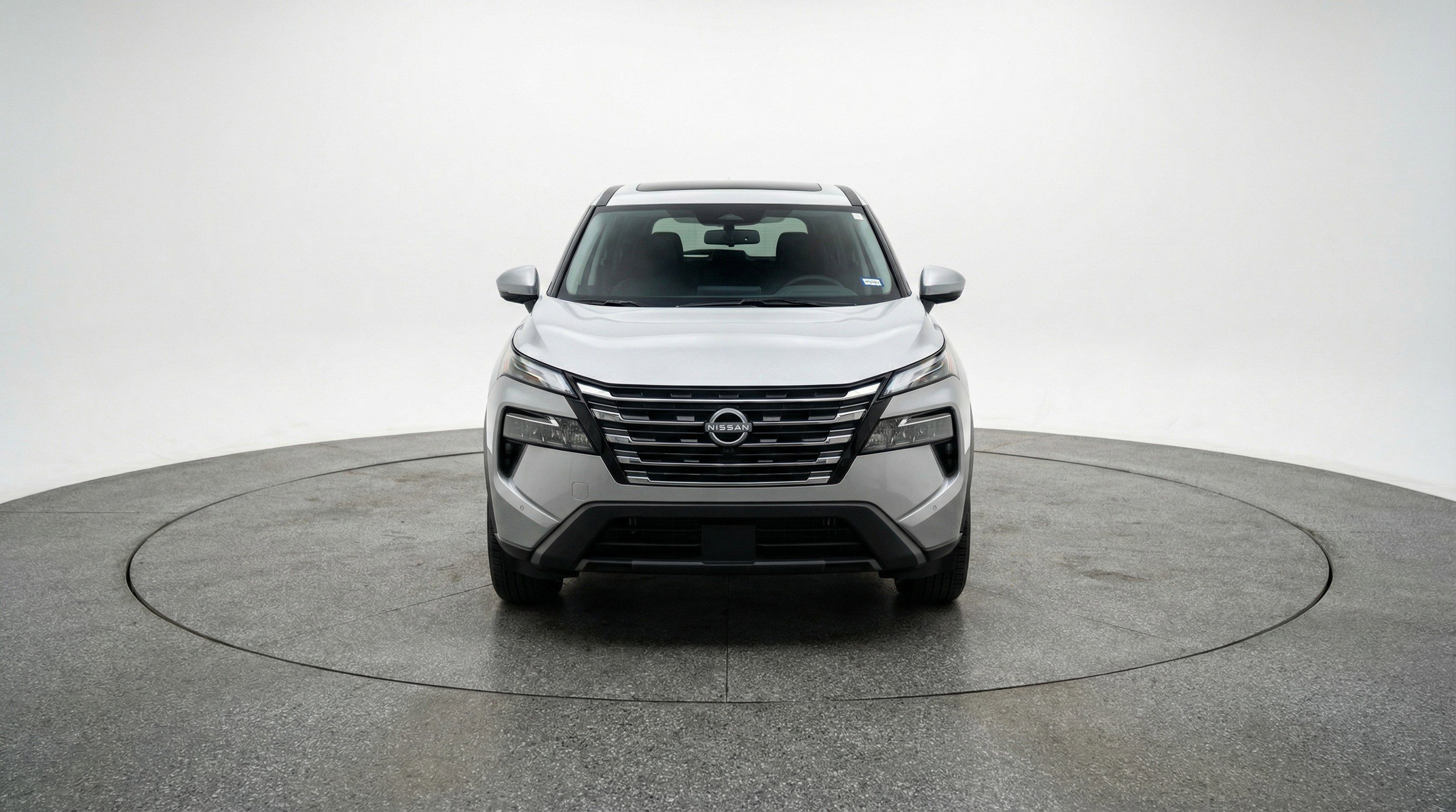 Used 2025 Nissan Rogue SV image 2