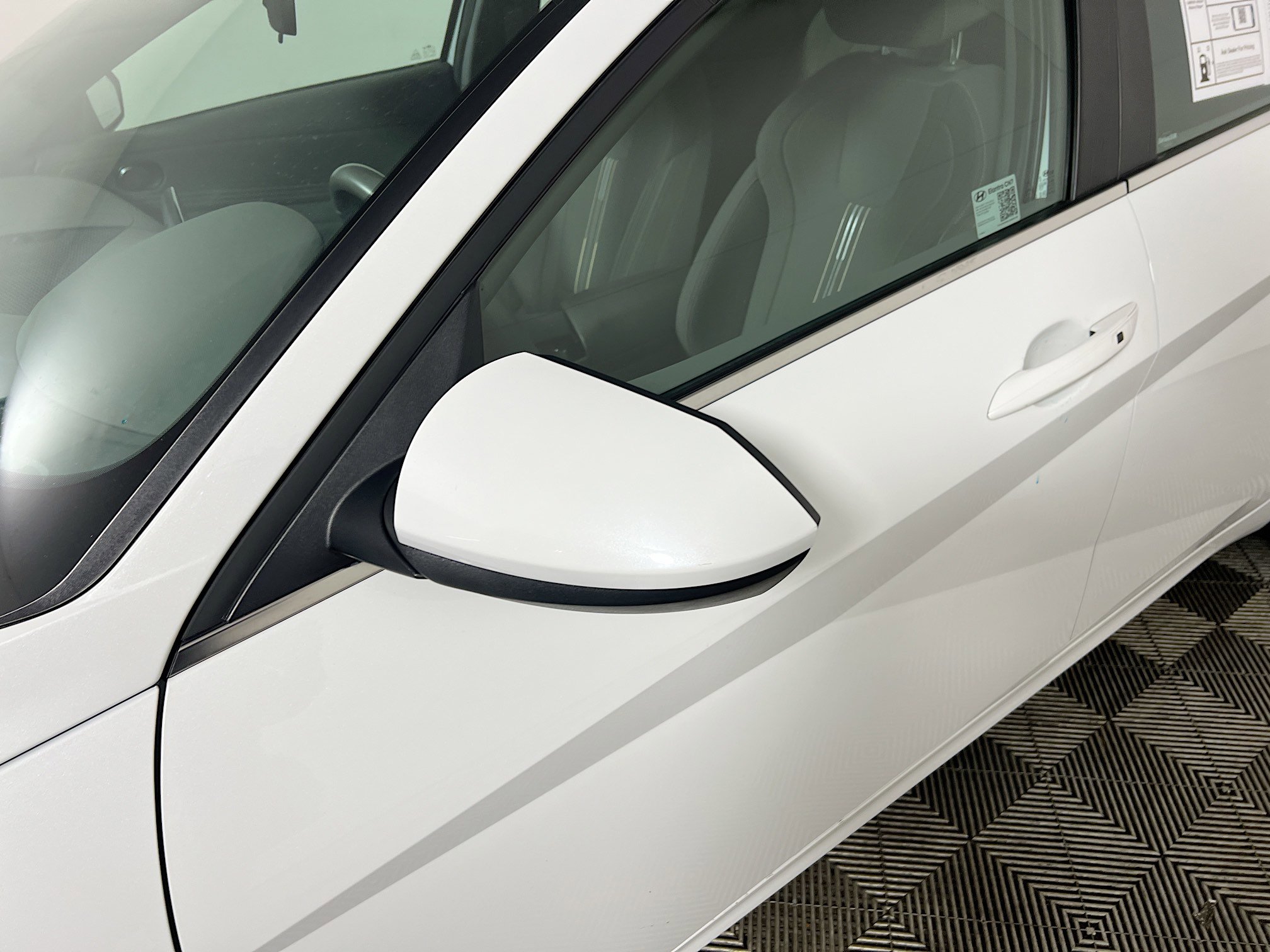 Used 2025 Hyundai Elantra SEL image 13