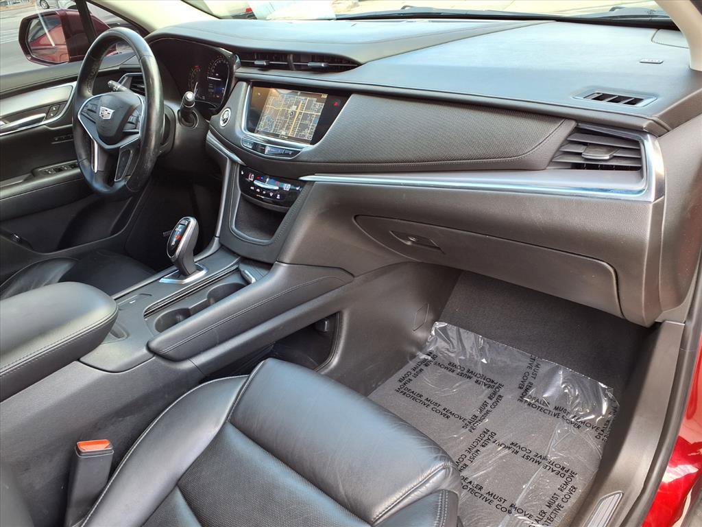 Used 2017 Cadillac XT5 Luxury w/ Driver Awareness Package FWD image 8