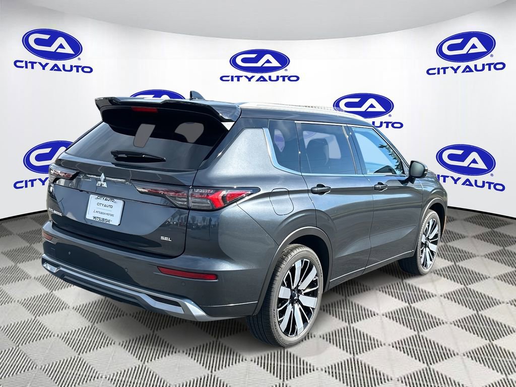 New 2026 Mitsubishi Outlander SEL image 3