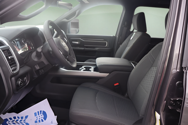 New 2026 RAM 3500 Big Horn AWD/4WD image 13
