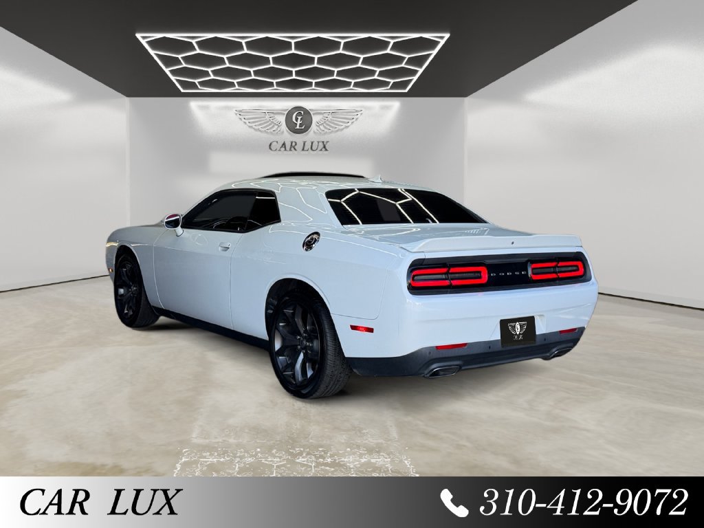 Used 2018 Dodge Challenger SXT Plus RWD image 3