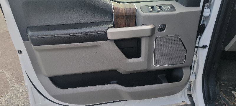 Used 2019 Ford F150 Lariat w/ Equipment Group 501A Mid image 6