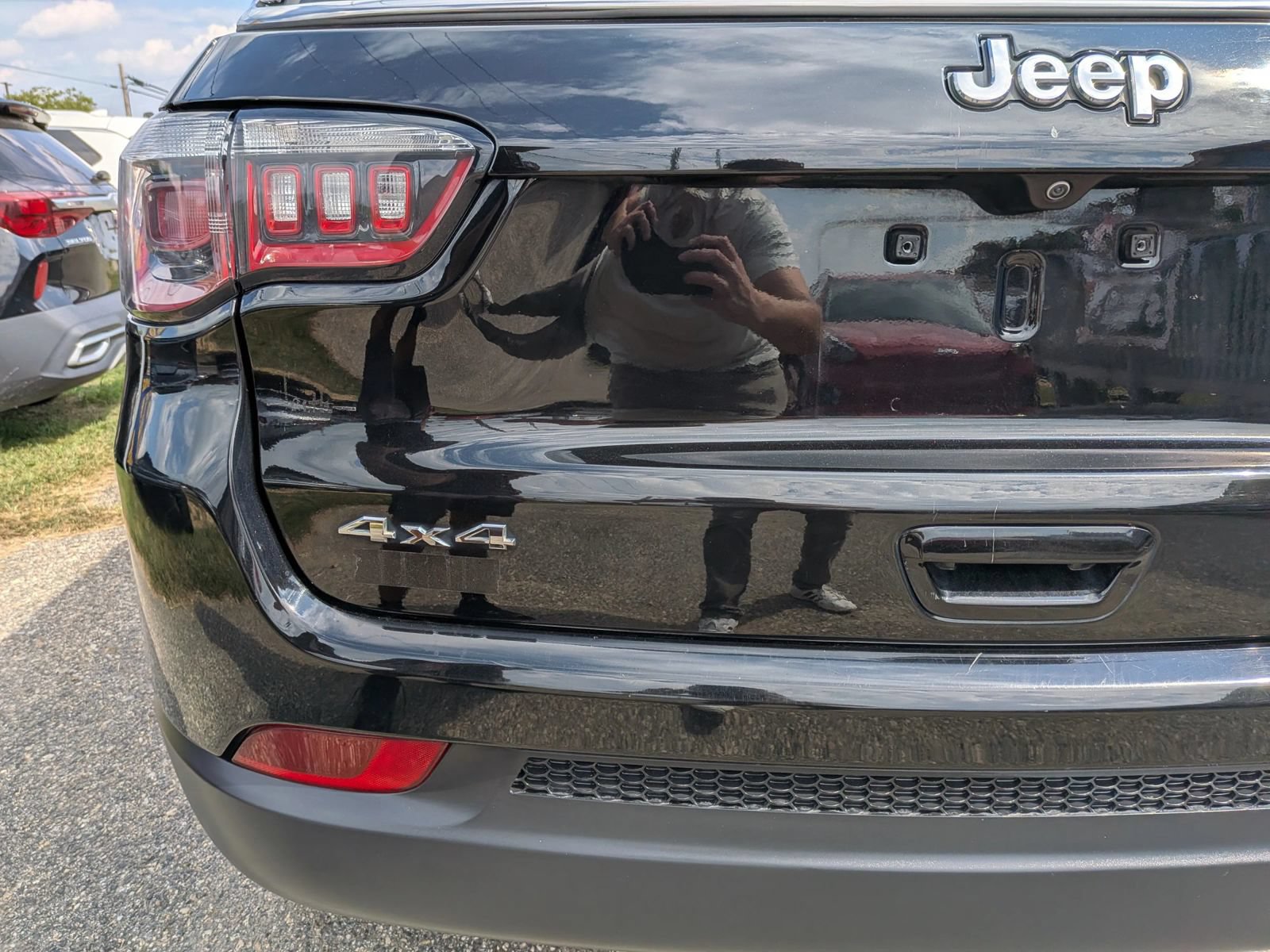 Used 2019 Jeep Compass Limited AWD/4WD image 16
