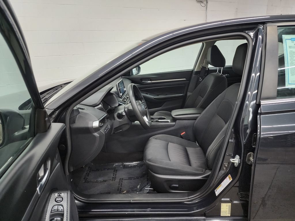 Used 2022 Nissan Altima 2.5 SV FWD image 12