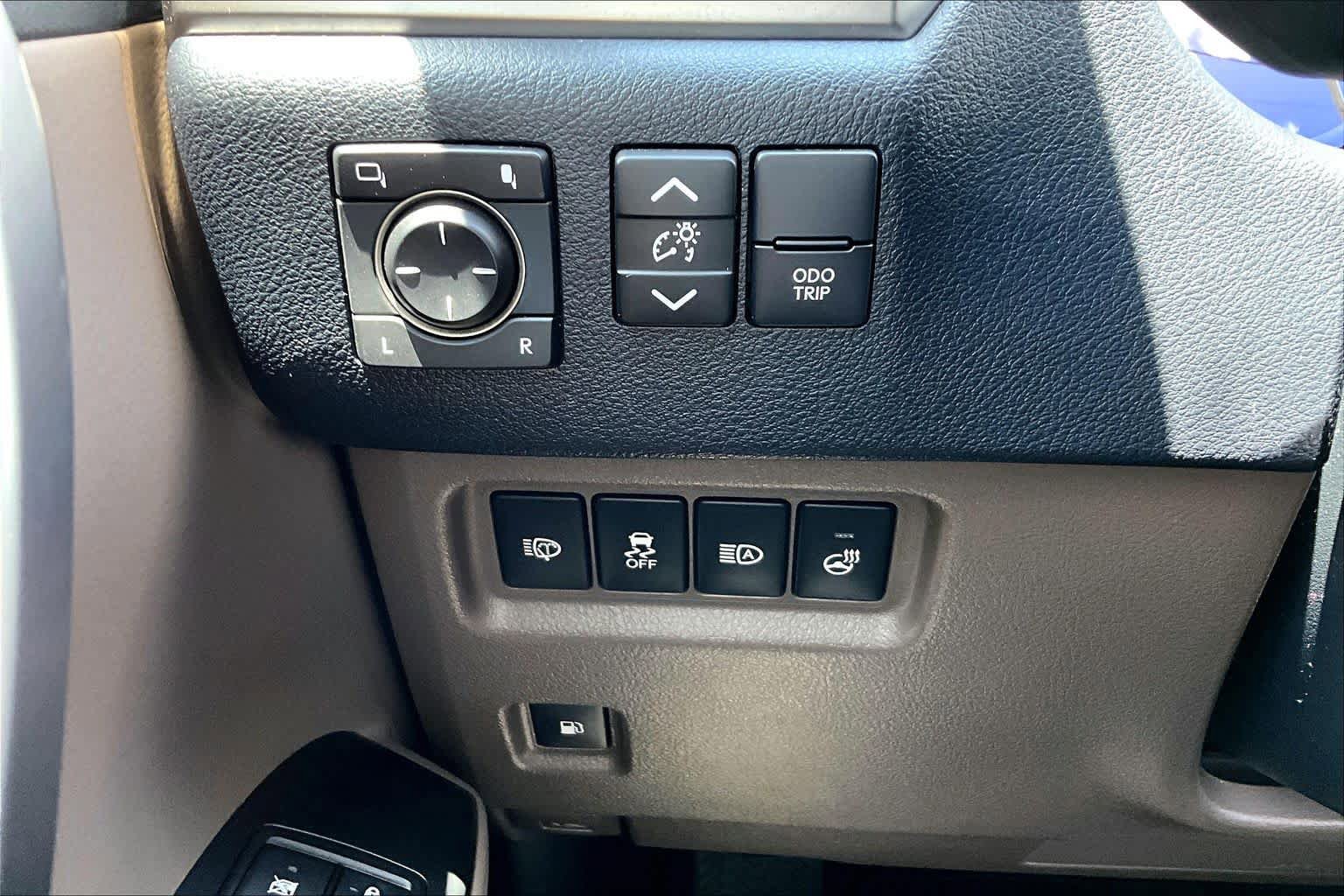 Used 2022 Lexus GX 460 Premium w/ Premium Plus Package AWD/4WD image 34