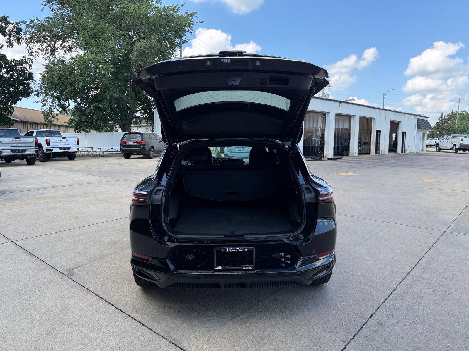 Used 2024 Chevrolet Equinox EV RS FWD image 36