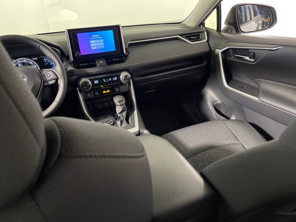 Used 2025 Toyota RAV4 XLE image 17