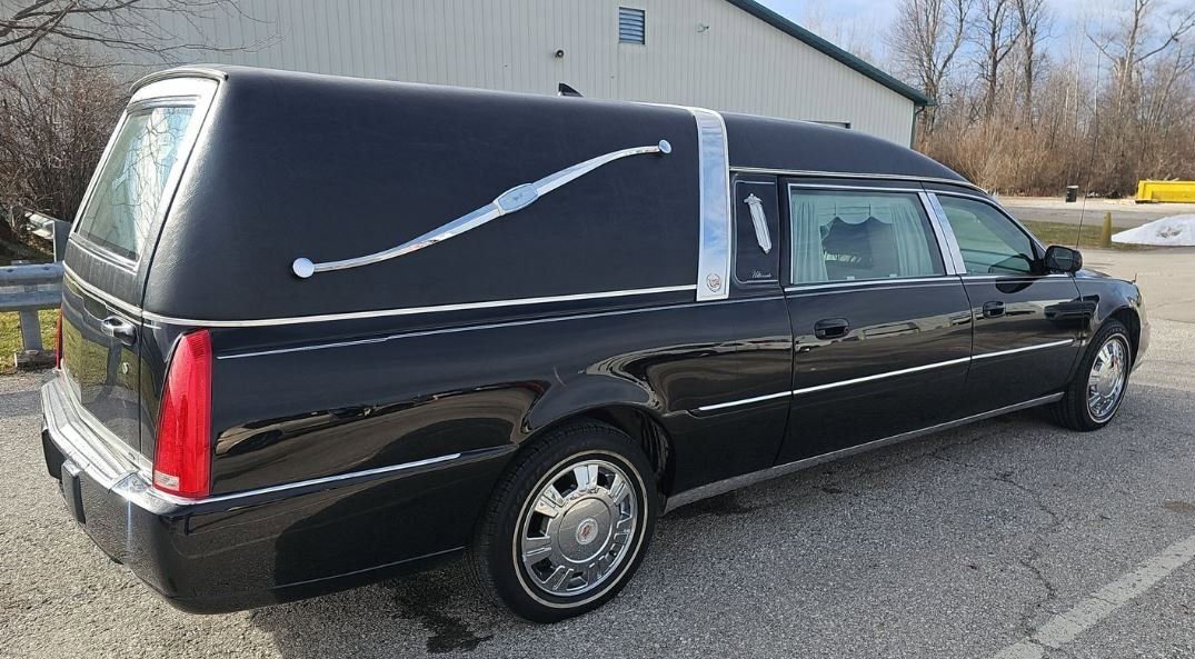 Used 2009 Cadillac DTS Hearse image 2
