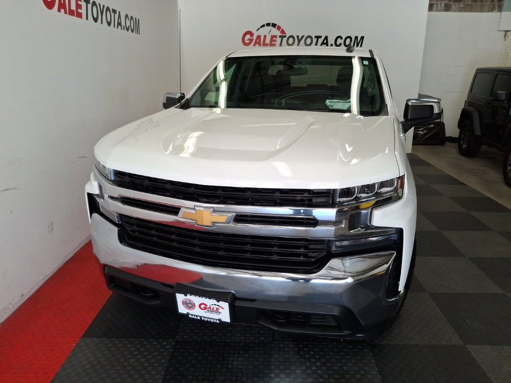 Used 2020 Chevrolet Silverado 1500 LT AWD/4WD image 3