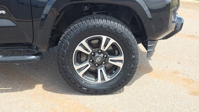 Used 2019 Toyota Tacoma TRD Sport image 32