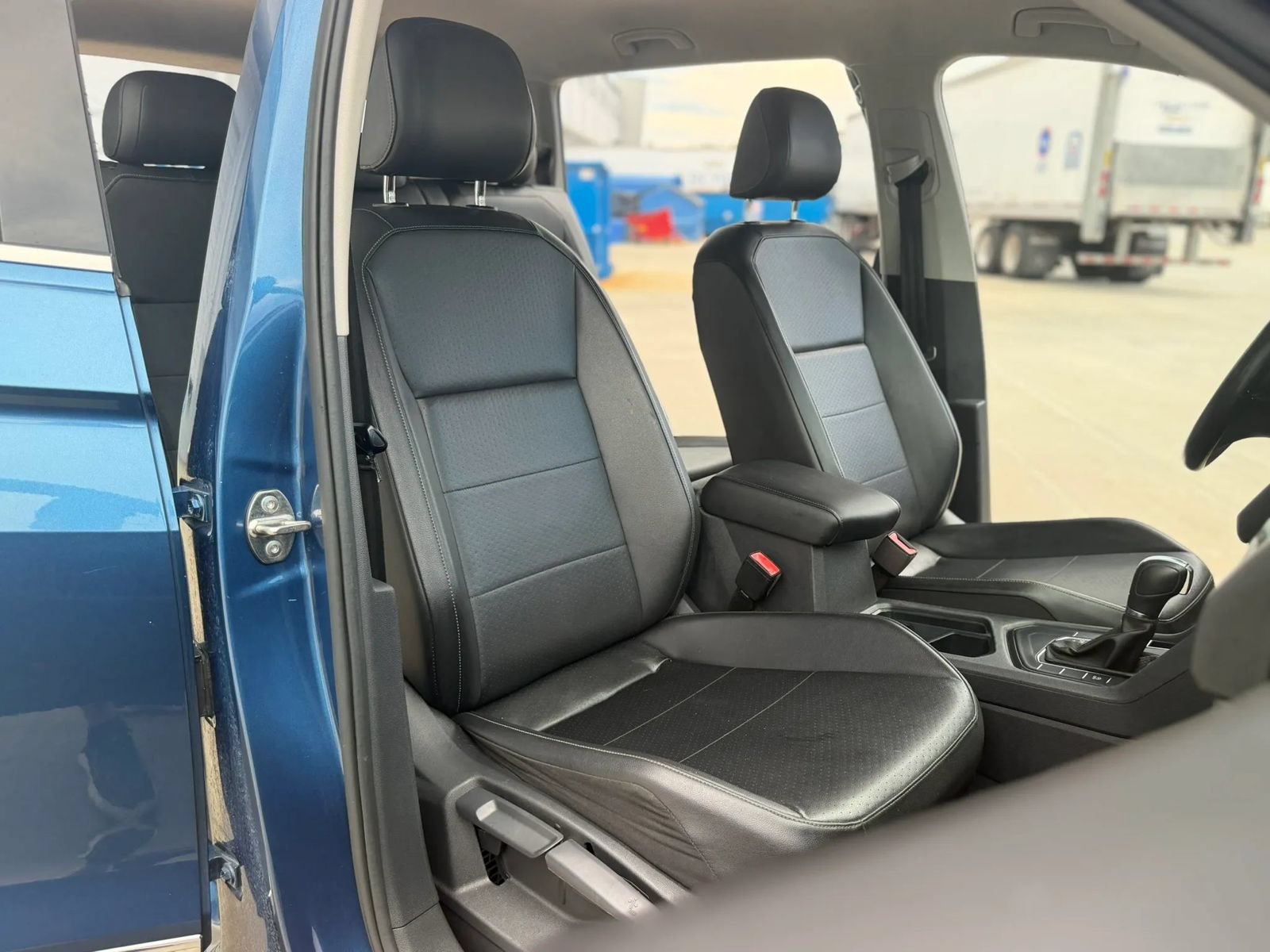 Used 2018 Volkswagen Tiguan SE w/ Front Fog Lights Package FWD image 26