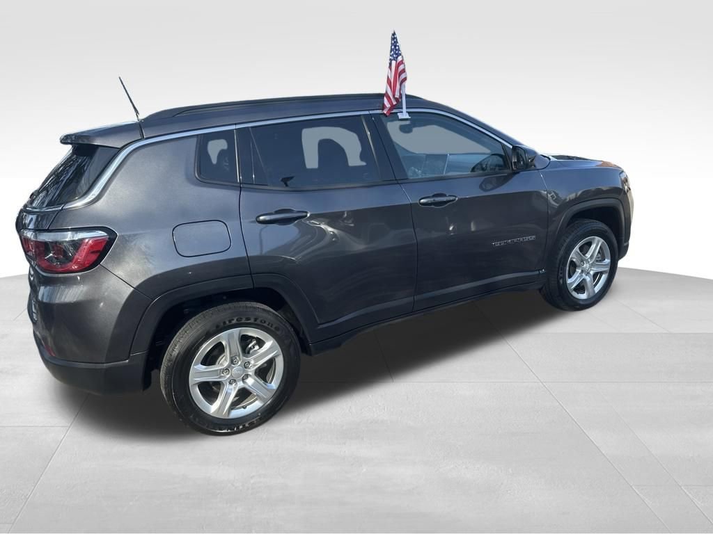 Used 2024 Jeep Compass Latitude image 13