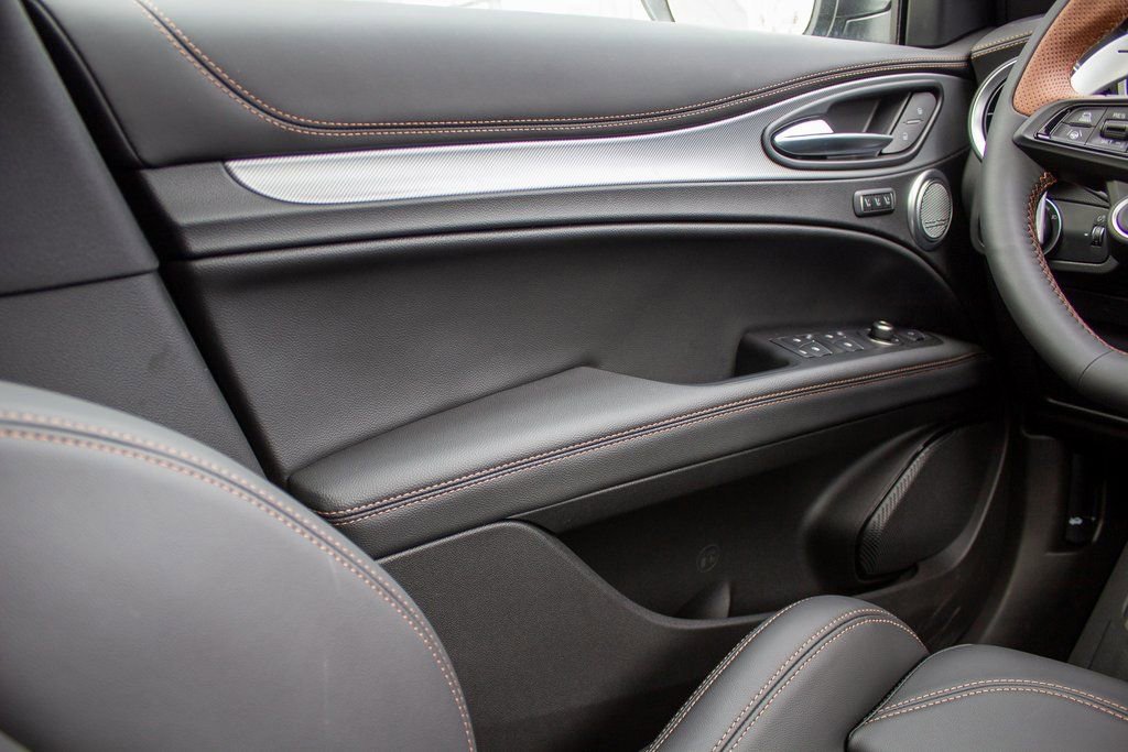 New 2025 Alfa Romeo Stelvio Sprint image 19